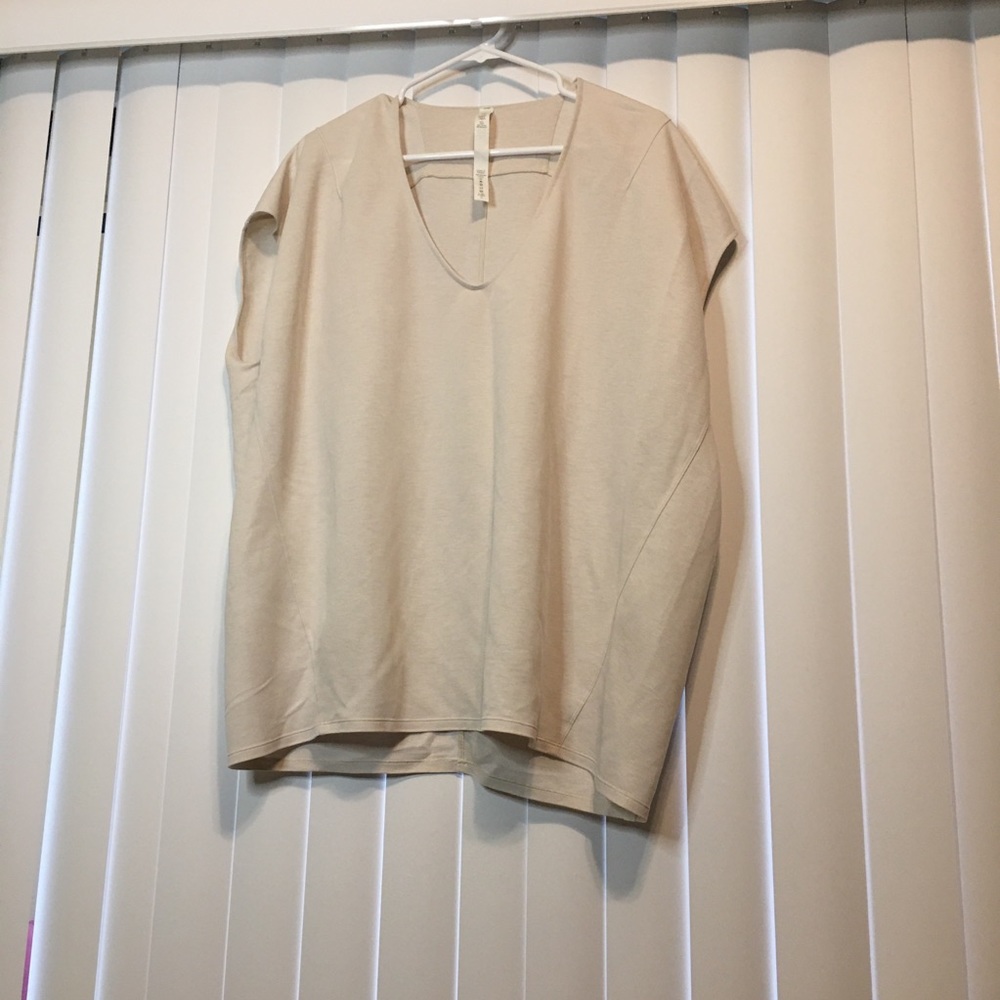 Lululemon off white/tan top